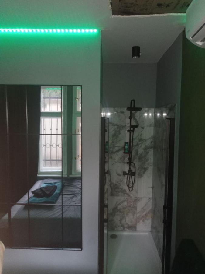 Relax Mini Hotel Jindrisska Prag Exteriör bild